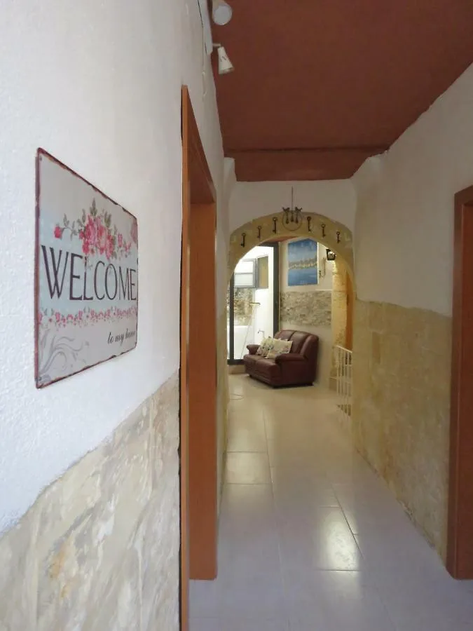 Amelia'S House Of Character Apartment Cospicua Malta