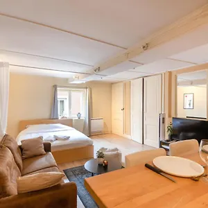 https://cabana-le-petit-marronnier.hotels-rhonealpes.com